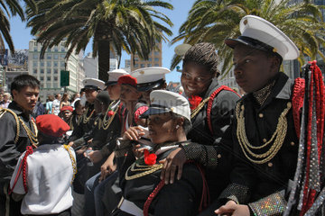 San Francisco  USA  Jugendliche in Uniform anlaesslich einer Parade
