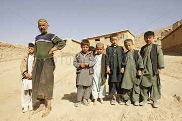 Feyzabd  Afghanistan  Kinder in einem Dorf bei Feyzabad