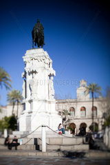 Sevilla  Spanien  Statue des Koenigs Ferdinand III.