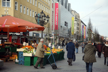Berlin  Deutschland  Markt nahe des U-Bahnhof Wilmersdorfer Strasse