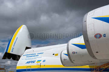 Schkeuditz  Deutschland  sechsstrahliges Frachtflugzeug Antonow An-225 žMrija“