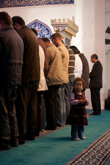Berlin  Deutschland  Gebet in der Sehitlik-Moschee in Neukoelln