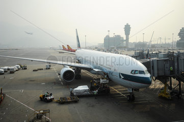 Hongkong  China  Flugzeug der Cathay Pacific auf dem Flughafen Chek Lap Kok