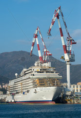 Genua  Italien  Bau eines Kreuzfahrtschiffes in der Werft Fincantieri
