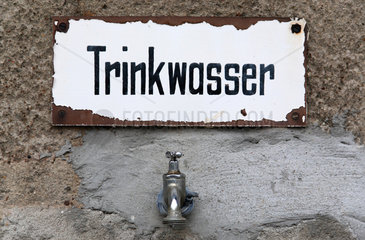 Lauchhammer  Deutschland  Schild Trinkwasser und Wasserhahn