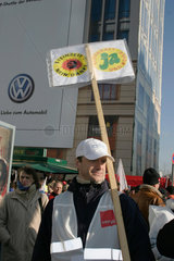Berlin - Demonstration gegen die Energiepolitik der Bundesregierung