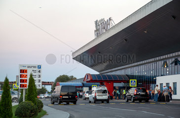 Kischinau  Republik Moldau  Haupteingang zum Flughafen Chisinau
