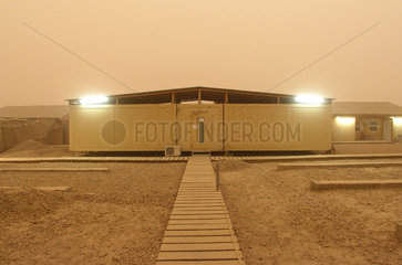 Kunduz  Afghanistan  Sanitaeranlagen im Bundeswehrlager