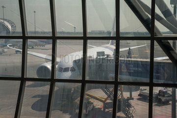 Bangkok  Thailand  ein Flugzeug an einem Gate auf dem Flughafen Bangkok