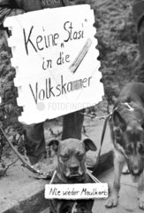 Demonstration vor der DDR-Wahl