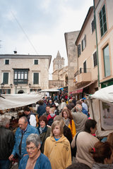 Sineu  Mallorca  Spanien  Wochenmarkt auf dem Marktplatz