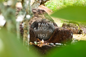 Atuona  Franzoesisch-Polynesien  Grab von Paul Gauguin auf dem Friedhof von Atuona