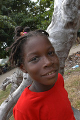 Hillsborough  Grenada  Kind auf der Insel Carriacou
