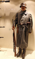 Verdun  Frankreich  Nachbildung eines deutschen Landsers im Mahnmal-Museum