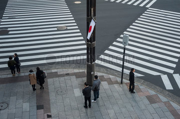 Tokio  Japan  Fussgaengerkreuzung in Ginza