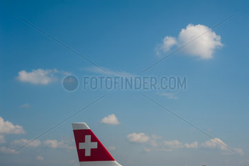 Berlin  Deutschland  ein Flugzeug der Swiss auf dem Flughafen Tegel