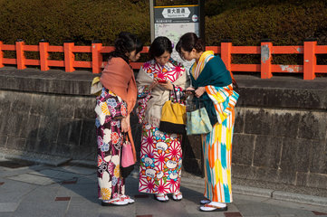 Kyoto  Japan  Junge Frauen im Kimono