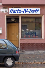 Berlin  Deutschland  Kneipe mit dem Namen Hartz-IV-Treff