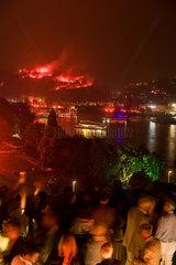 Koblenz  Deutschland  Zuschauer bei der Veranstaltung Rhein in Flammen