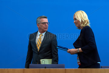 Berlin  Deutschland  Thomas de Maiziere  CDU  und Manuela Schwesig_SPD