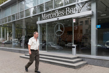 Odessa  Ukraine  Eingang zum Mercedes-Salon
