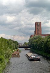 Berlin  Deutschland  polnisches Binnenschiff Navigare auf dem Teltowkanal