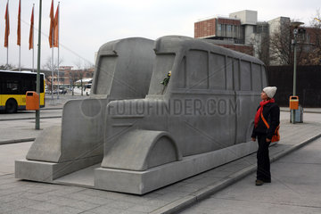 Berlin  Deutschland  Denkmal der grauen Busse fuer die Opfer der Euthanasie