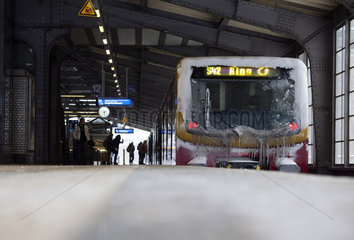 verschneite S-Bahn