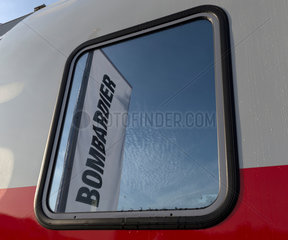 Berlin  Deutschland  Schriftzug Bombardier spiegelt sich in der Scheibe