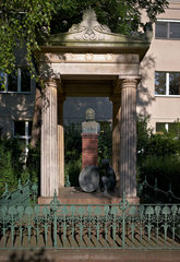 Berlin  Deutschland  Grab von Johann Friedrich August Borsig auf dem Dorotheenstaedtischen Friedhof
