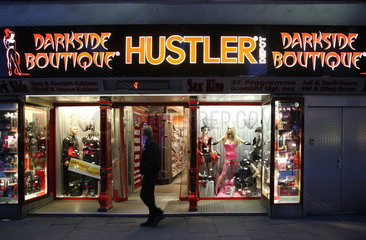 Hamburg  Deutschland  Hustler Darkside Boutique auf der Reeperbahn