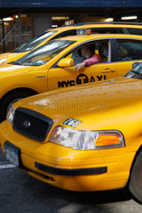 New York City  USA  Yellow Cabs am Times Square