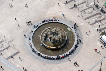 Berlin  Deutschland  Brunnen der Voelkerfreundschaft auf dem Alexanderplatz