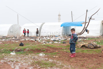 Azaz  Syrien  Kinder im Fluechtlingslager Azaz Camp an der tuerkischen Grenze