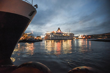 Thorshaven  Daenemark  Faehre der Smyril Line im Hafen