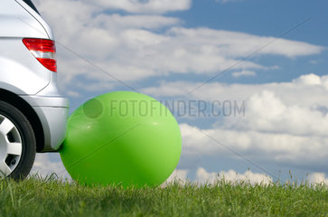 Karlsruhe  PKW mit aufgeblasenem Ballon