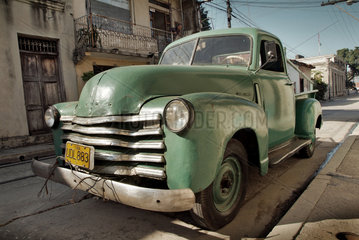 Santiago de Cuba  Kuba  gruener Chevrolet Pickup  Baujahr 1951