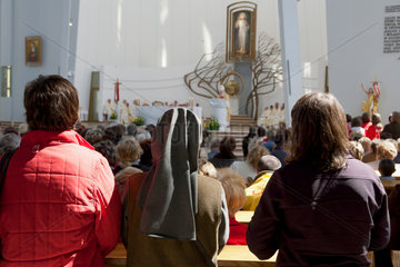Krakau  Polen  Gottesdienst in der Basilika des Sanktuariums der Barmherzigkeit Gottes