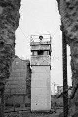 Berlin  Deutschland  Wachturm am Checkpoint Charlie