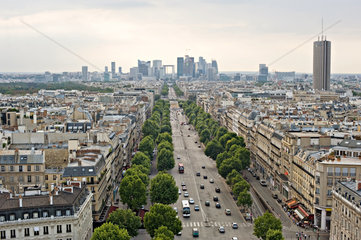 Paris  Frankreich  Stadtansicht von Paris mit La Defense im Hintergrund