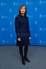 Berlin  Deutschland  Schauspielerin Isabelle Huppert auf der Berlinale