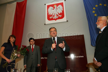 Posen  Polen  Bronislaw Komorowski (Mitte)  Kandidat der PO fuer die Praesidentschaftswahlen