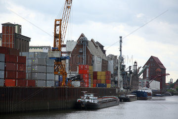 Bremen  Deutschland  Holz- und Fabrikenhafen