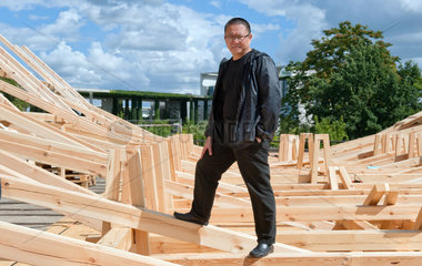 Berlin  Deutschland  der Architekt Wang Shu im Portrait