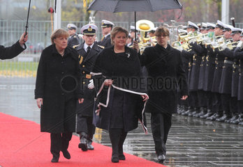 Berlin  Deutschland  Bundeskanzlerin Angela Merkel empfaengt die norwegische Ministerpraesidentin Erna Solberg