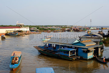 Chong Kneas  Kambodscha  Hausboote im schwimmenden Dorf Chong Kneas