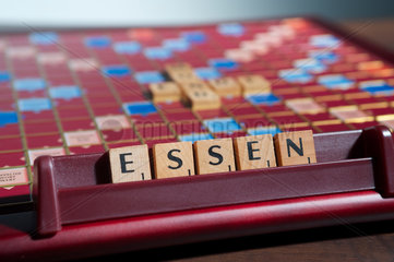 Hamburg  Deutschland  Scrabble-Buchstaben bilden das Wort ESSEN