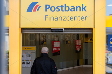 Berlin  Deutschland  Streik beim Postbank-Finanzcenter