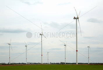Willmersdorf  Deutschland  Windenergieanlagen eines Windparks