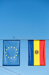 Kischinau  Republik Moldau  EU-Flagge und Fahne Moldawiens
